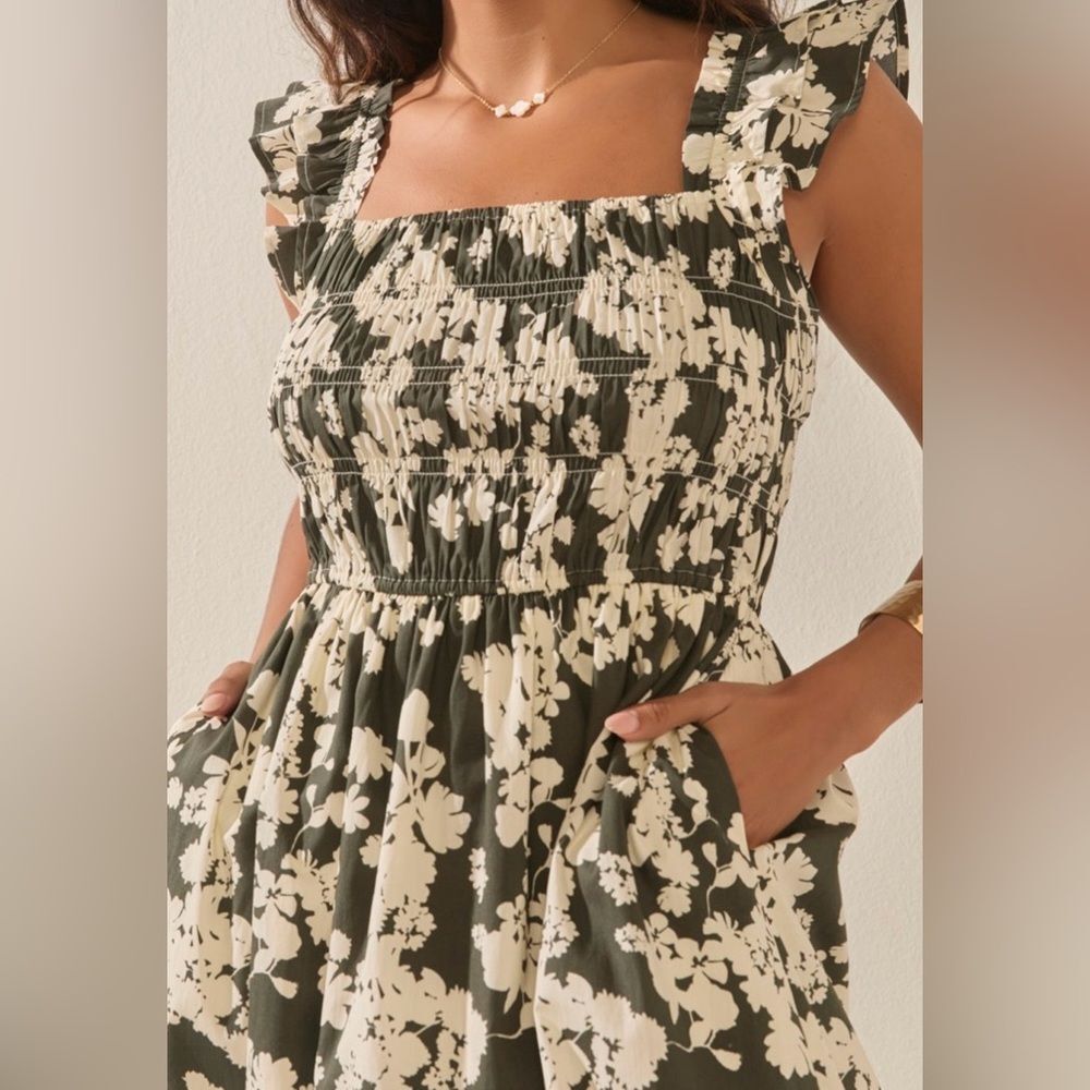 Francesca’s Marcia Floral Ruffle Strap Midi Dress Size L - Picture 3 of 10